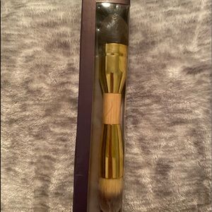 Tarte makeup brush